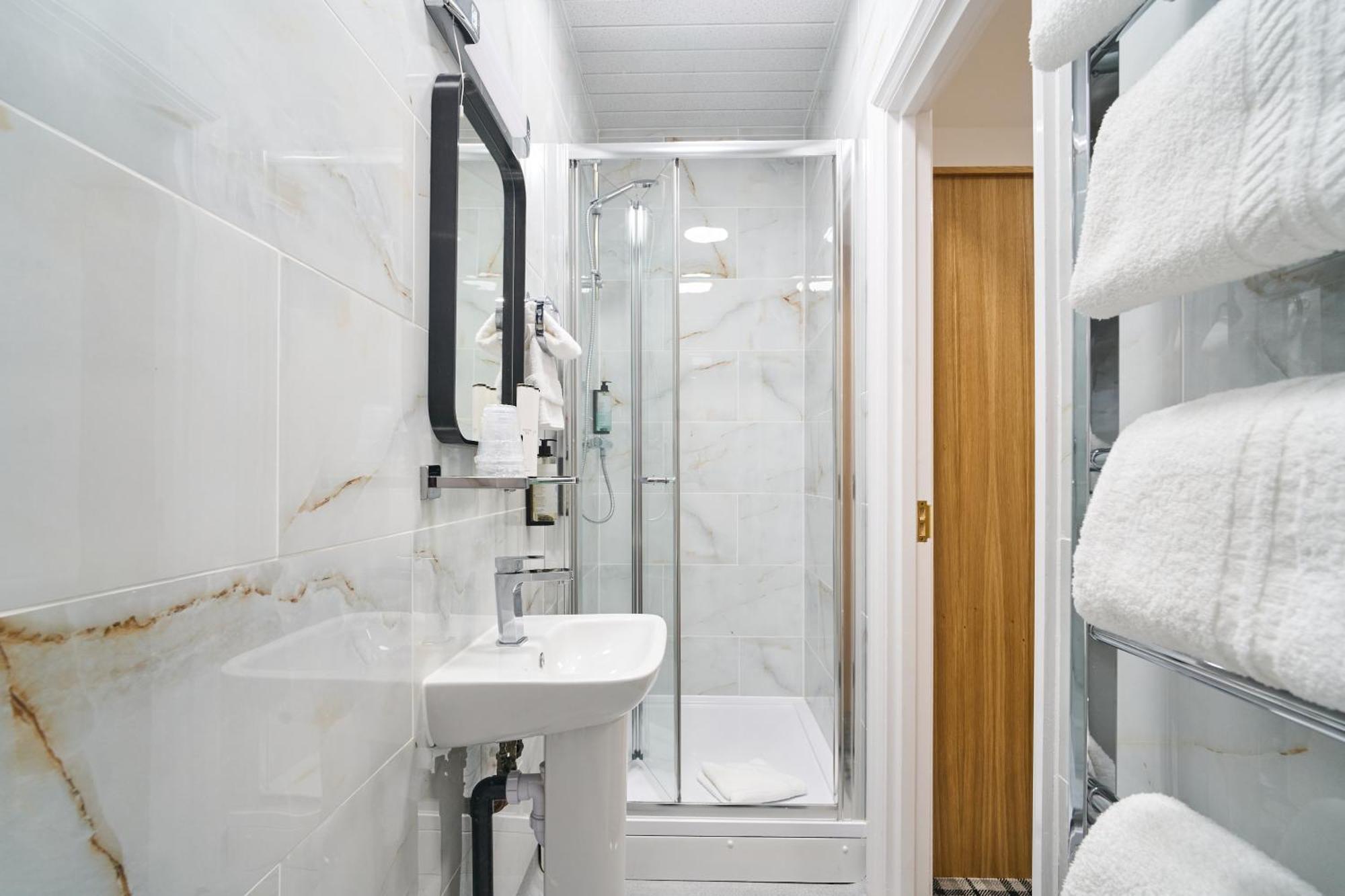 אילפורד Best Western Greater London מראה חיצוני תמונה