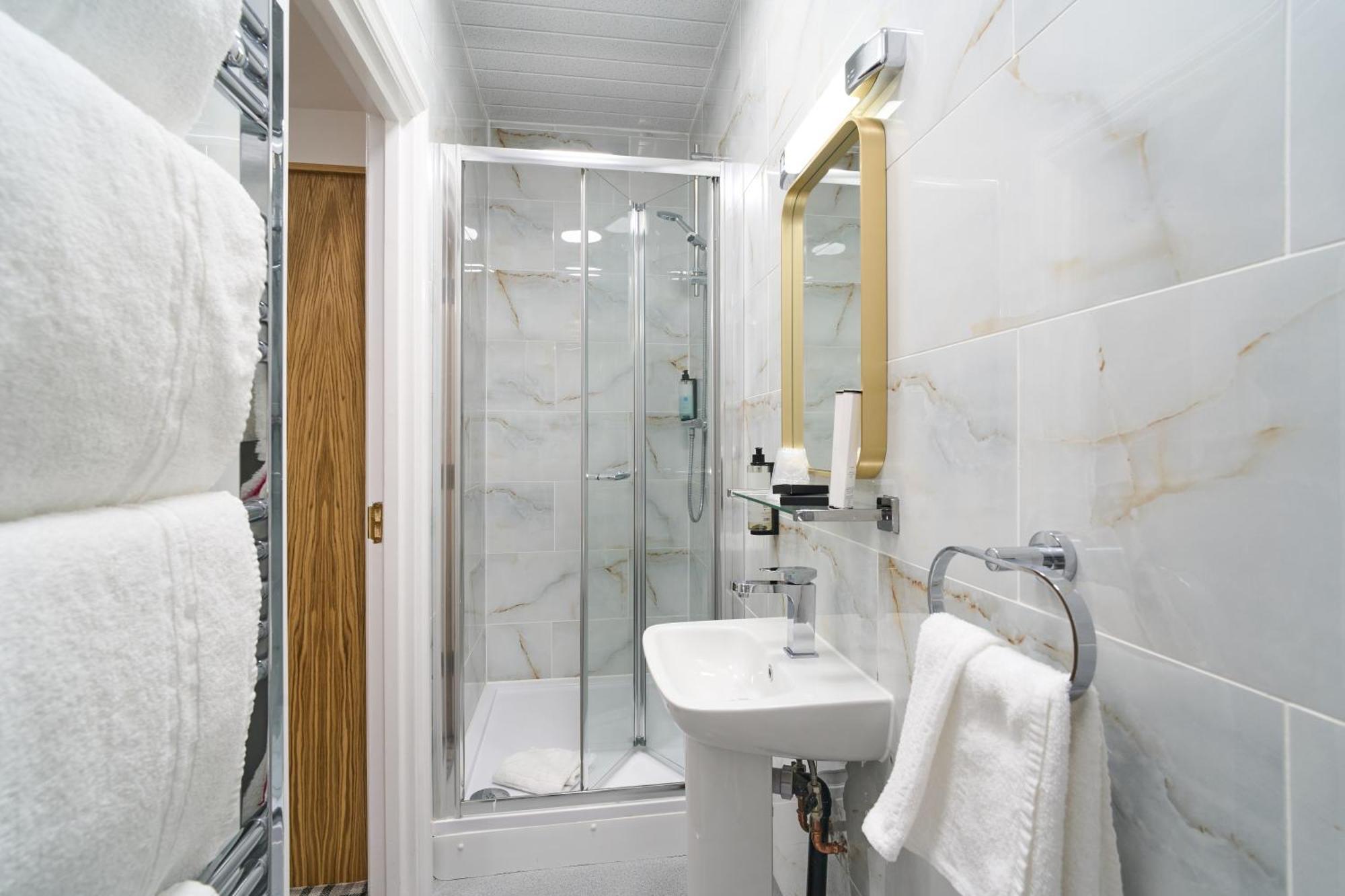 אילפורד Best Western Greater London מראה חיצוני תמונה